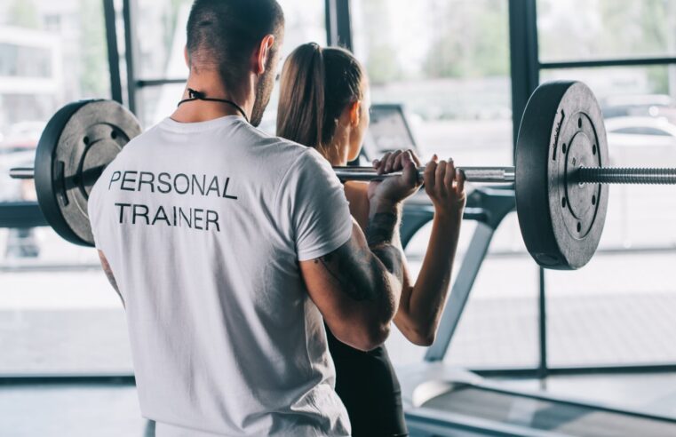 A Importância da Postura Profissional do Personal Trainer Durante a Execução dos Exercícios
